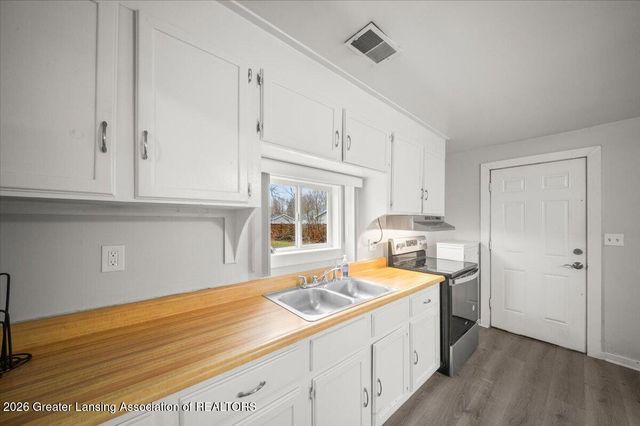 2408 Dunlap Street, Lansing, MI 48911