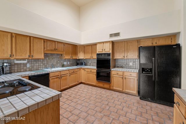 12390 E Ave De La Vista Verde, Tucson, AZ 85749