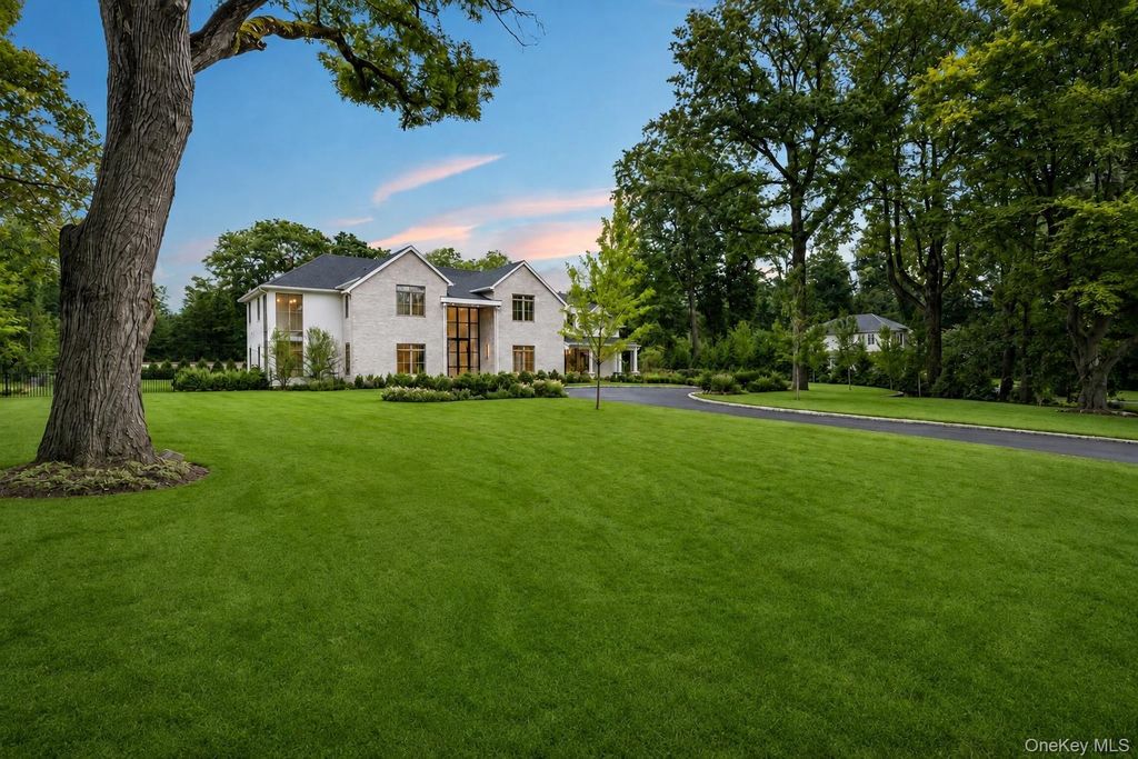 25 W Creek Farms Road, Sands Point, NY 11050 — exterior