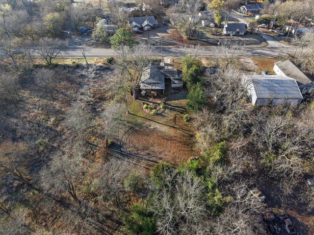 305 E Bells Boulevard, Bells, TX 75414