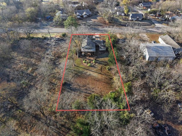 305 E Bells Boulevard, Bells, TX 75414