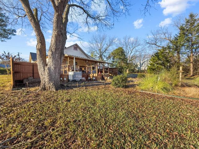 305 E Bells Boulevard, Bells, TX 75414
