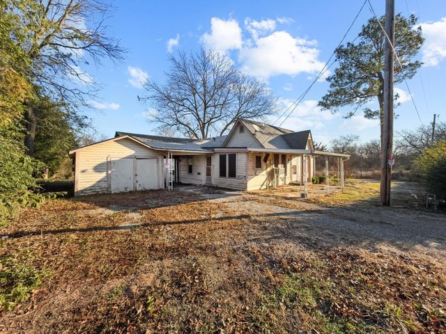 305 E Bells Boulevard, Bells, TX 75414