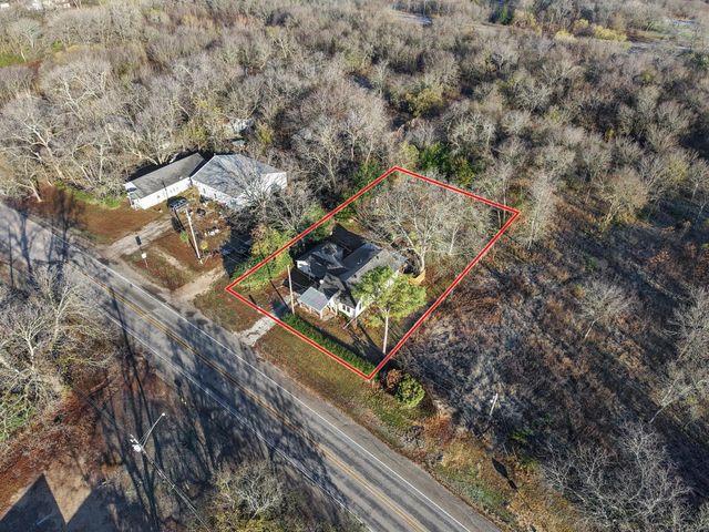 305 E Bells Boulevard, Bells, TX 75414