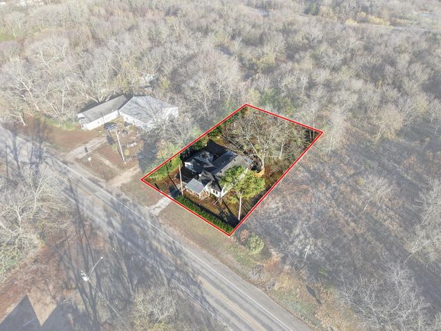 305 E Bells Boulevard, Bells, TX 75414