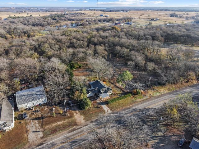 305 E Bells Boulevard, Bells, TX 75414