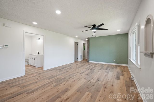 112 Summers Farm Road, Statesville, NC 28625