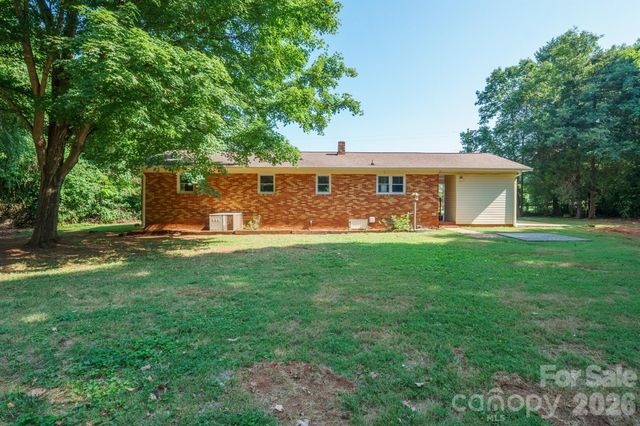 112 Summers Farm Road, Statesville, NC 28625