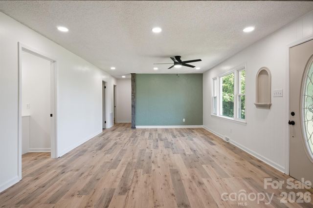 112 Summers Farm Road, Statesville, NC 28625