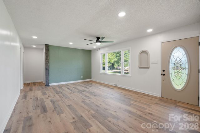 112 Summers Farm Road, Statesville, NC 28625