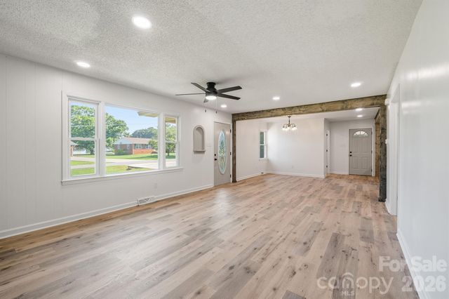 112 Summers Farm Road, Statesville, NC 28625