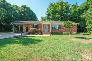 112 Summers Farm Road, Statesville, NC 28625