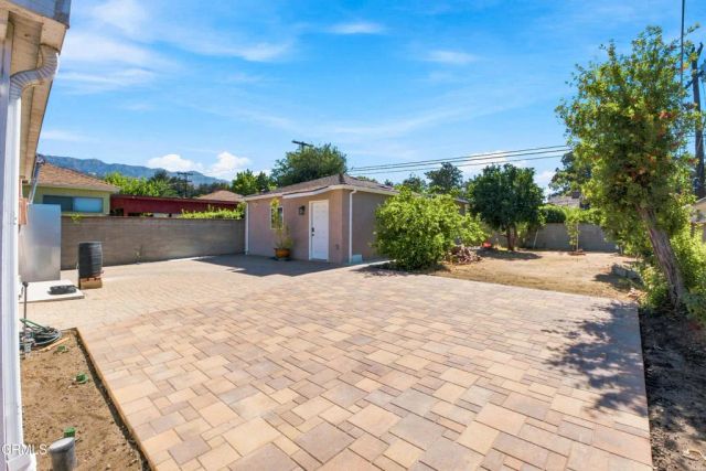 416 Dartmouth Road, Burbank, CA 91504