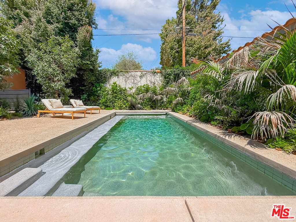 Image 35 of property listing at 421 19th Street, Santa Monica, CA 90402