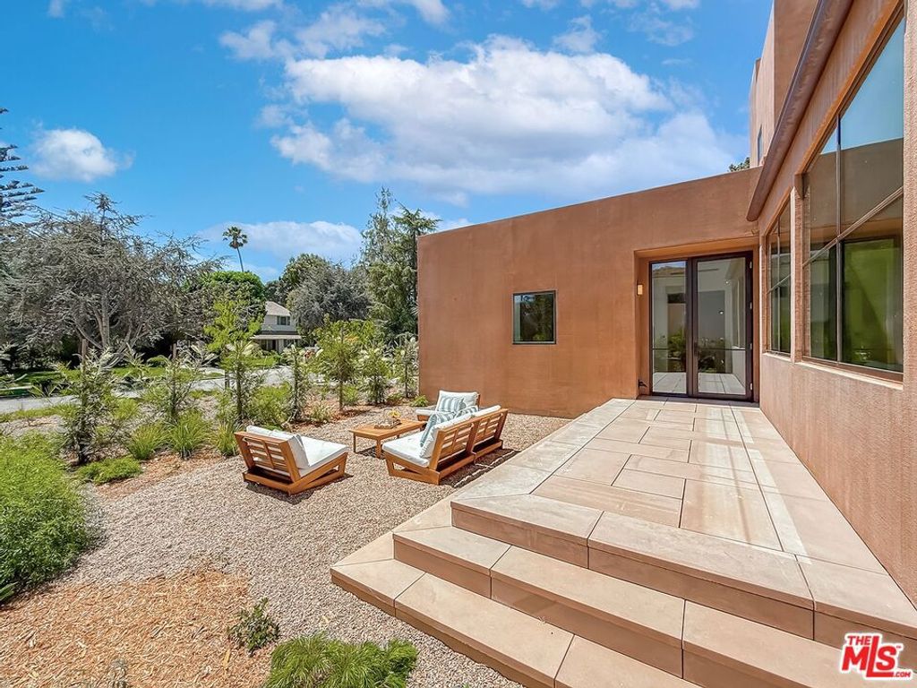 Image 43 of property listing at 421 19th Street, Santa Monica, CA 90402