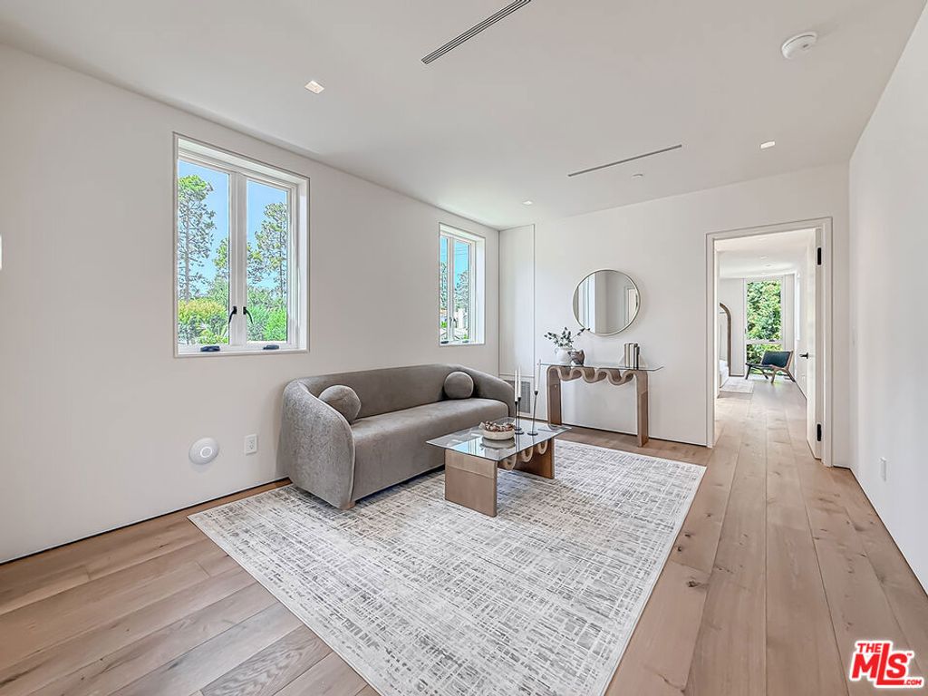 Image 53 of property listing at 421 19th Street, Santa Monica, CA 90402