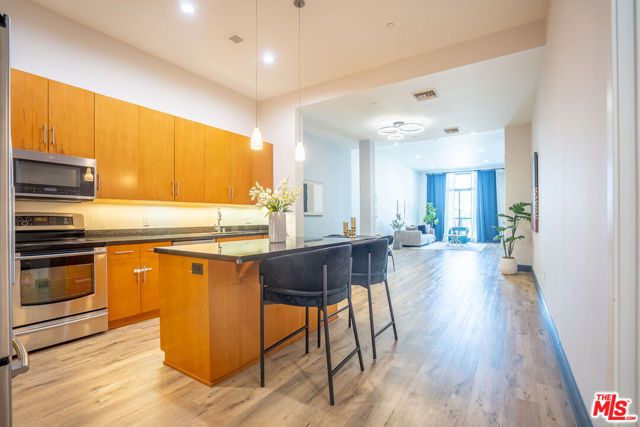 3223 W 6th Street 205, Los Angeles, CA 90020