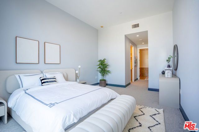 3223 W 6th Street 205, Los Angeles, CA 90020