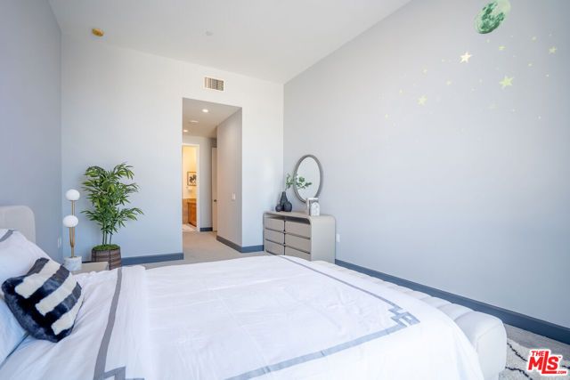 3223 W 6th Street 205, Los Angeles, CA 90020