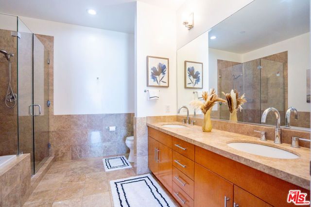 3223 W 6th Street 205, Los Angeles, CA 90020