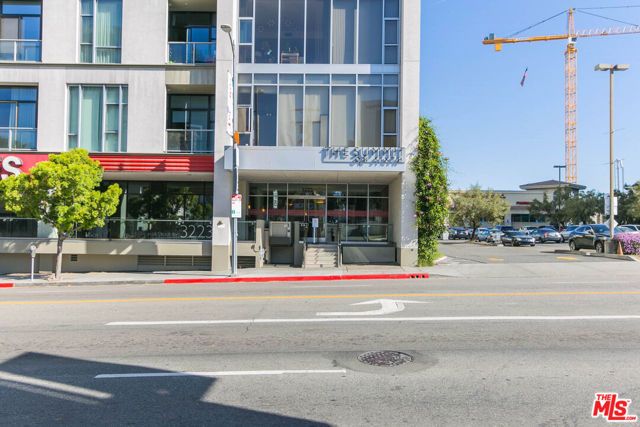 3223 W 6th Street 205, Los Angeles, CA 90020