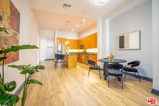 3223 W 6th Street 205, Los Angeles, CA 90020