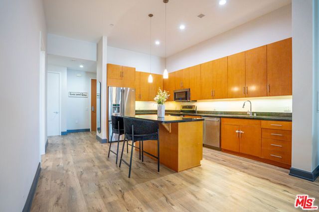 3223 W 6th Street 205, Los Angeles, CA 90020