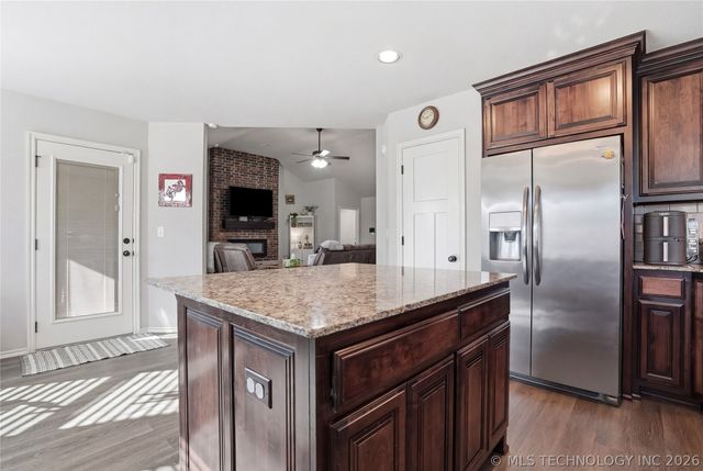 5421 Skylane Drive, Sand Springs, OK 74063