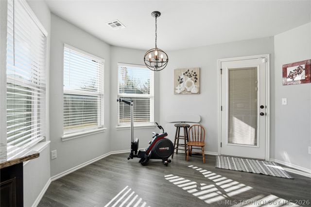 5421 Skylane Drive, Sand Springs, OK 74063