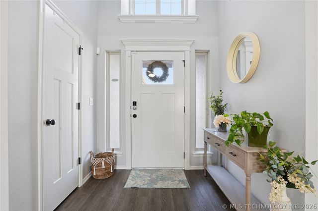 5421 Skylane Drive, Sand Springs, OK 74063