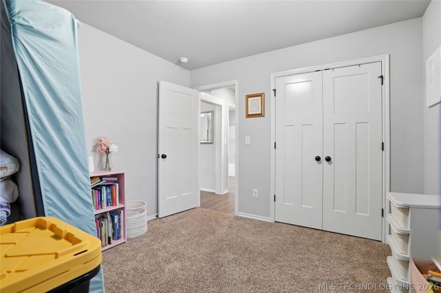 5421 Skylane Drive, Sand Springs, OK 74063