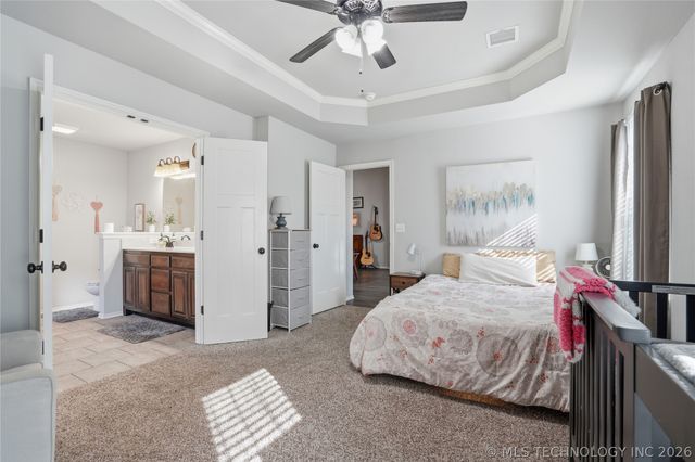 5421 Skylane Drive, Sand Springs, OK 74063