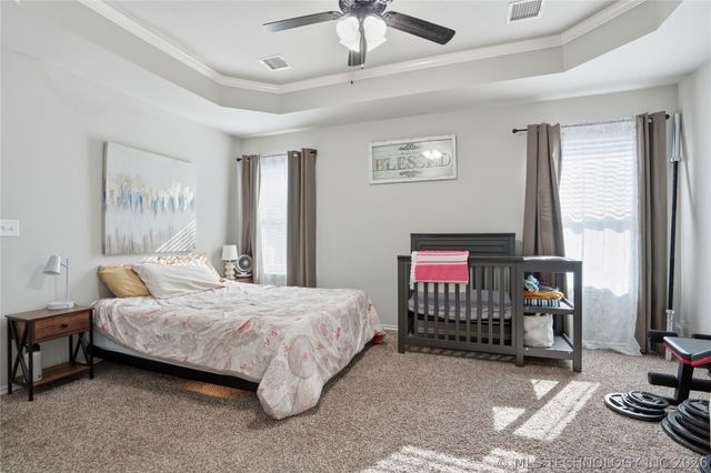 5421 Skylane Drive, Sand Springs, OK 74063