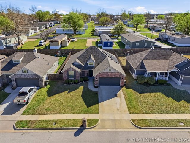 5421 Skylane Drive, Sand Springs, OK 74063