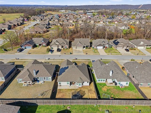 5421 Skylane Drive, Sand Springs, OK 74063