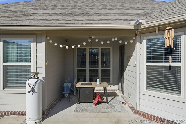 5421 Skylane Drive, Sand Springs, OK 74063