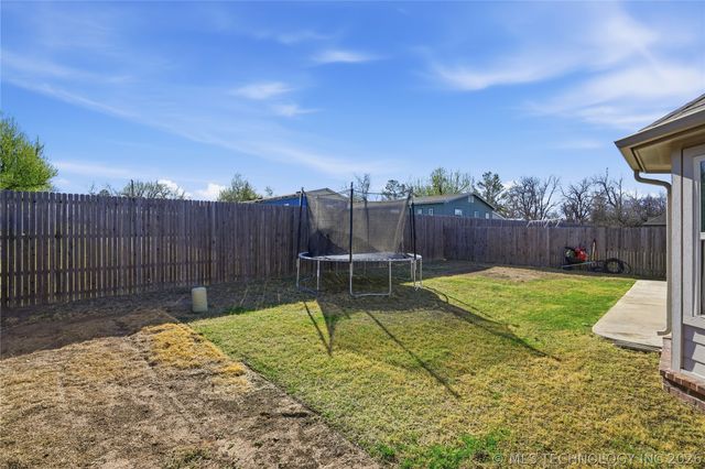 5421 Skylane Drive, Sand Springs, OK 74063