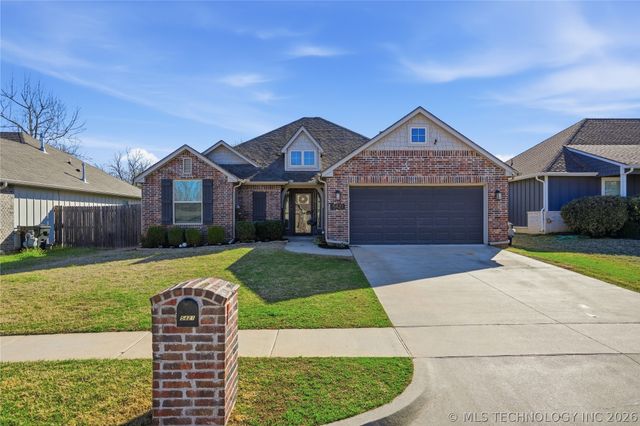 5421 Skylane Drive, Sand Springs, OK 74063