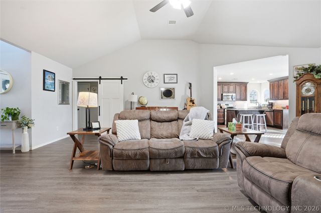 5421 Skylane Drive, Sand Springs, OK 74063