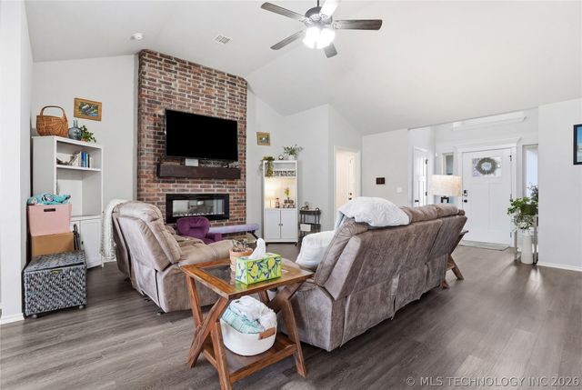 5421 Skylane Drive, Sand Springs, OK 74063