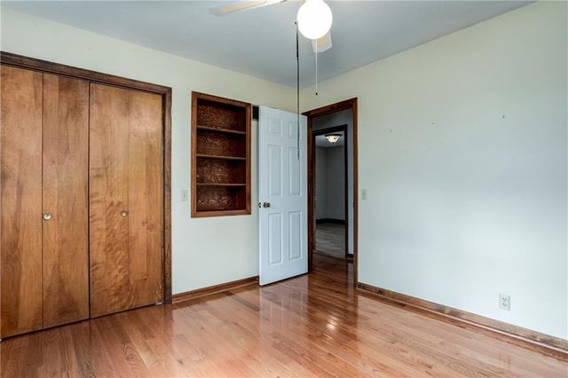 881 E 1st Street, Peculiar, MO 64078