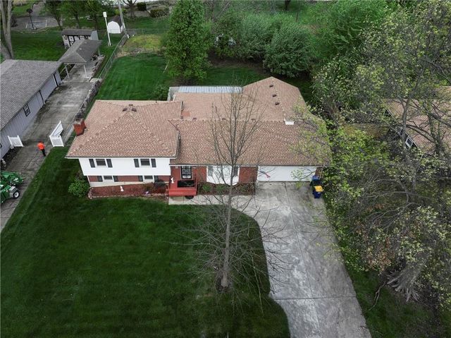 881 E 1st Street, Peculiar, MO 64078