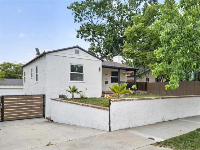 210 N Naomi Street, Burbank, CA 91505