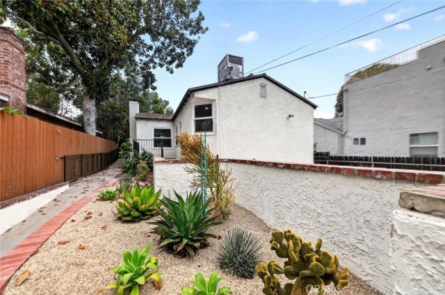 210 N Naomi Street, Burbank, CA 91505