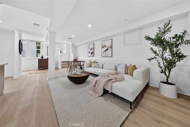 210 N Naomi Street, Burbank, CA 91505