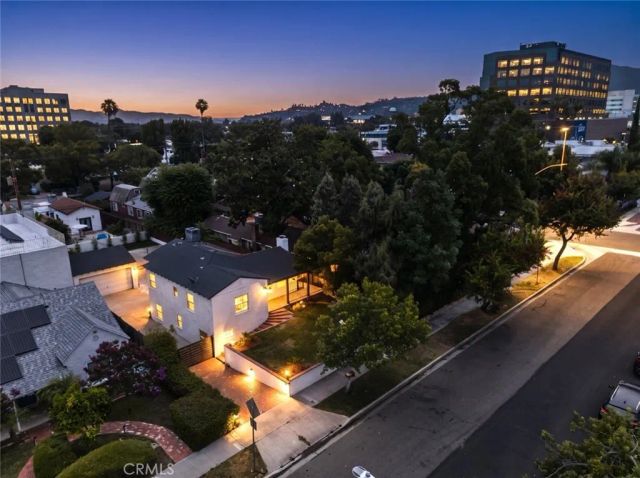 210 N Naomi Street, Burbank, CA 91505