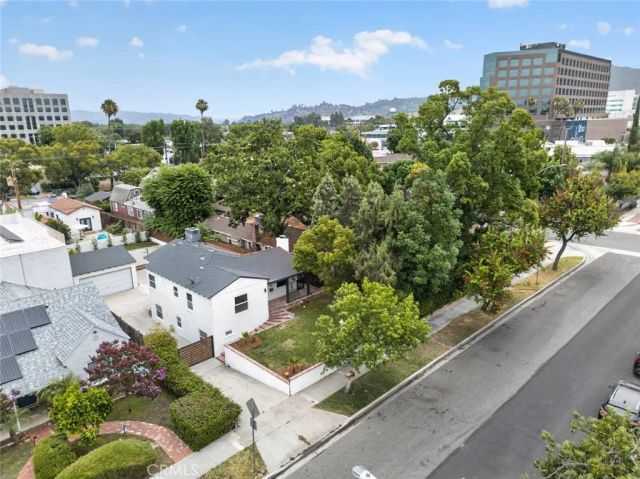 210 N Naomi Street, Burbank, CA 91505