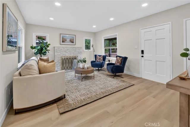 210 N Naomi Street, Burbank, CA 91505