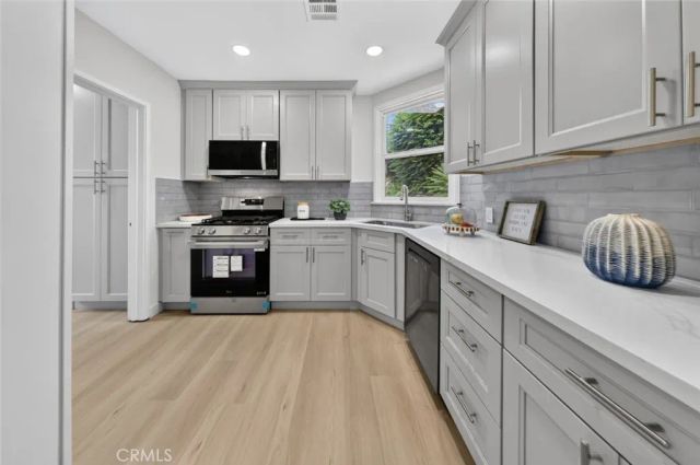 210 N Naomi Street, Burbank, CA 91505