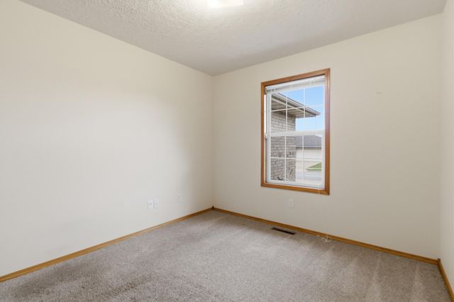 262 W Libby Drive, Springfield, MO 65803